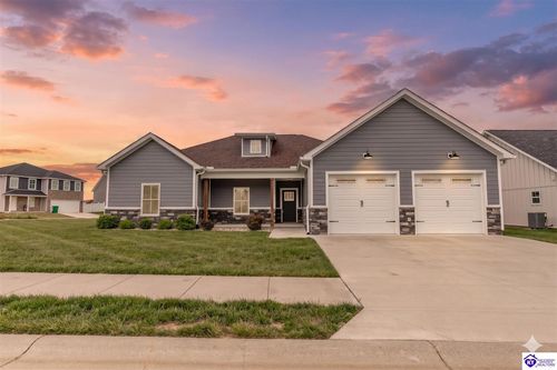 200 Gaston Cir, Elizabethtown, KY, 42701-4914 | Card Image