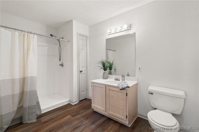207 Colonial Club Dr, Condo with 2 bedrooms, 2 bathrooms and null parking in New Albany IN | Image 27