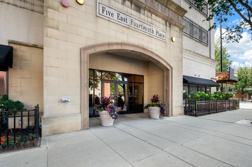 apt-602-5 E 14th Pl, Chicago, IL, 60605-2921 | Card Image