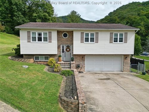 105 Hickory Rd, Glasgow, WV, 25086 | Card Image