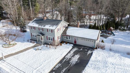 54 Dunbarton Dr, Nashua, NH, 03063-2052 | Card Image