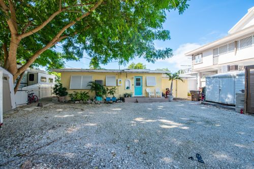 360 W Shore Dr, Summerland Key, FL, 33042-4425 | Card Image