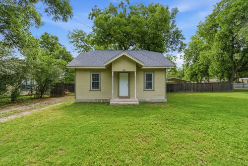 525 S Austin St, De Leon, TX, 76444-2105 | Card Image