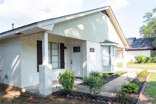 3213 Heatherwood Dr, Bryan, TX, 77801-2412 | Card Image