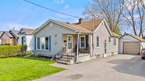 6504 Monroe St, Niagara Falls, ON, L2G2G8 | Card Image