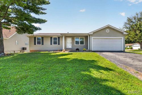1 Hollow Tree Ct, Saint Peters, MO, 63376-4609 | Card Image