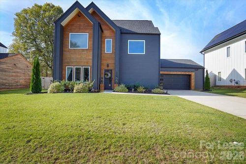 5908 Pepper Bush Ln, Charlotte, NC, 28212-8597 | Card Image