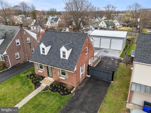 241 W King St, POTTSTOWN, PA, 19464-6319 | Card Image