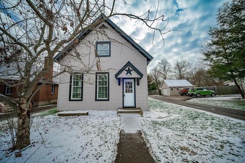 423 W South St, Hillsboro, OH, 45133-1325 | Card Image