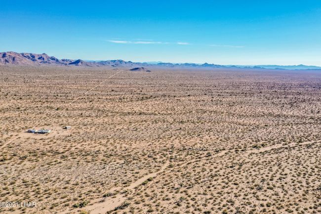 7190 E Red Barrel Dr, House other with 3 bedrooms, 2 bathrooms and null parking in Yucca AZ | Image 60