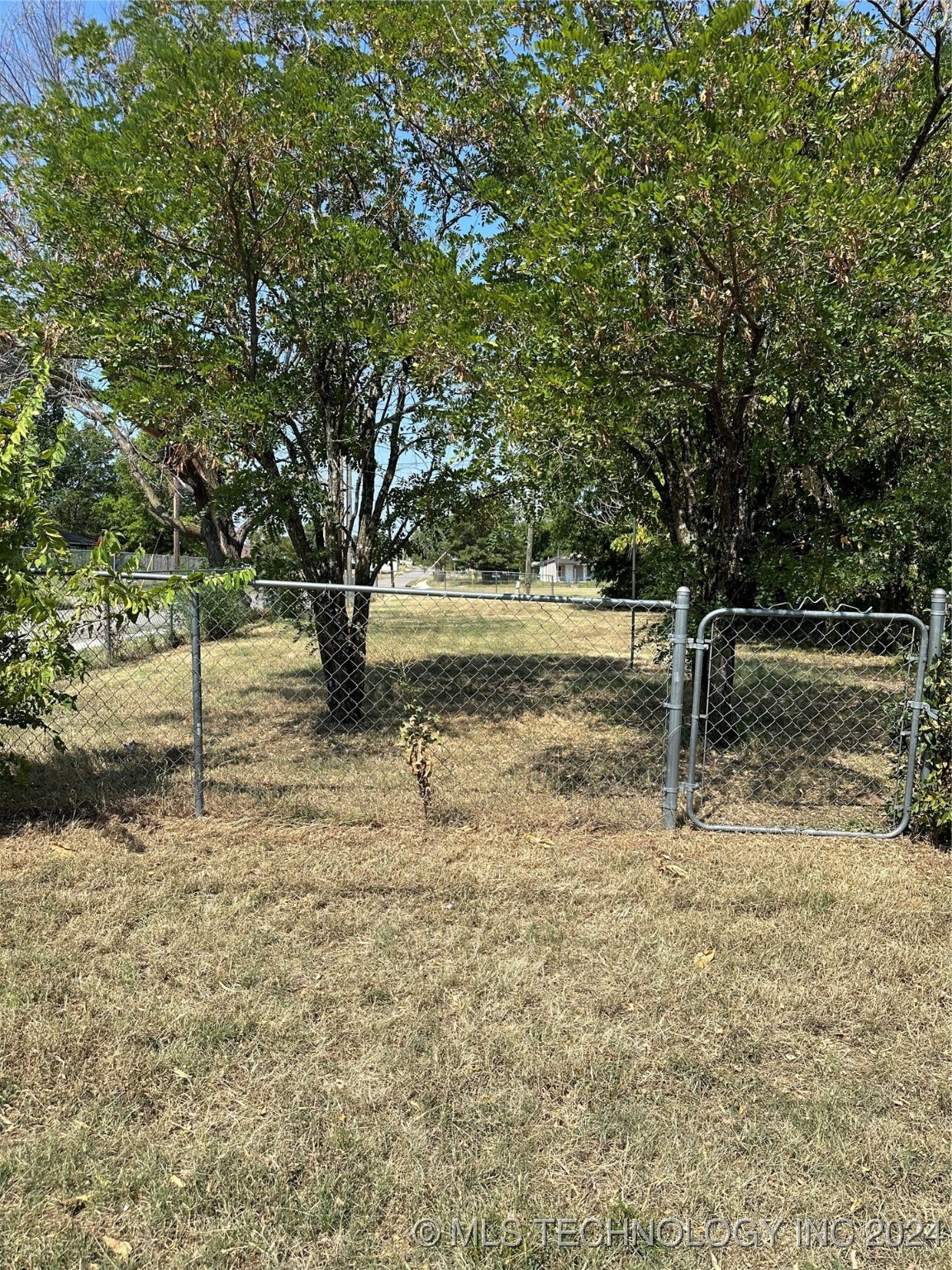 Rogers Ave, Bartlesville, OK 74003