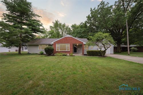944 Pine St, Perrysburg, OH, 43551-1633 | Card Image