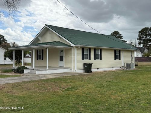 511 W Station St, Mount Olive, NC, 28365-1239 | Card Image