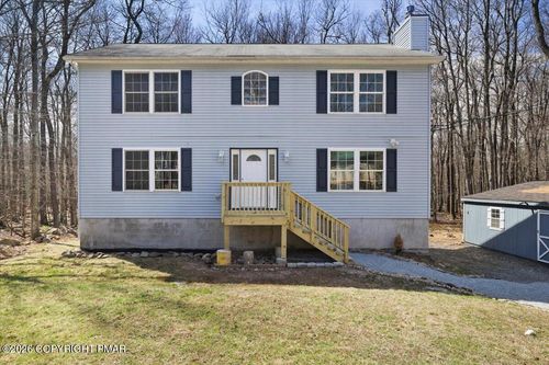 1111 Apollo Dr, Gouldsboro, PA, 18424-8071 | Card Image
