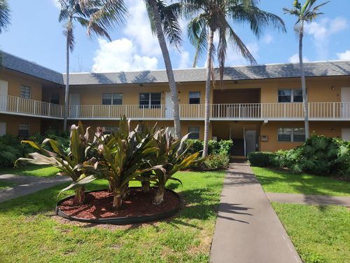 206-220 Croton Ave, Lantana, FL, 33462-2974 | Card Image