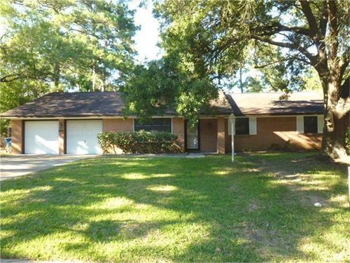 1106 Hillcrest Dr, Conroe, TX, 77301-1110 | Card Image