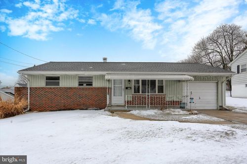 439 N Lombard St, DALLASTOWN, PA, 17313-1815 | Card Image