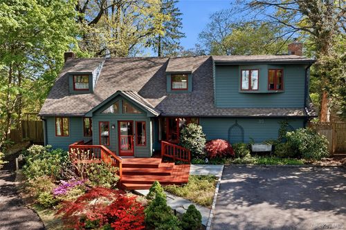 30 Semon Rd, Huntington, NY, 11743-4223 | Card Image