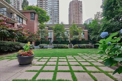 402 - 928 Homer St, Condo with 1 bedrooms, 1 bathrooms and 1 parking in Vancouver BC | Image 3