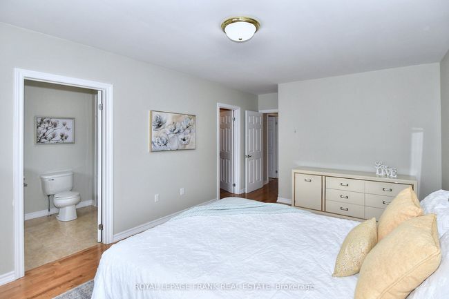 7 Village Cres, Condo with 3 bedrooms, 3 bathrooms and 1 parking in Peterborough ON | Image 13
