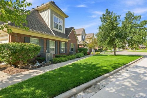 55415 Ambassador Ct, Shelby Twp, MI, 48316-5369 | Card Image