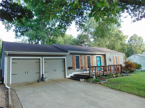 7913 Raytown Rd, Raytown, MO, 64138-2104 | Card Image