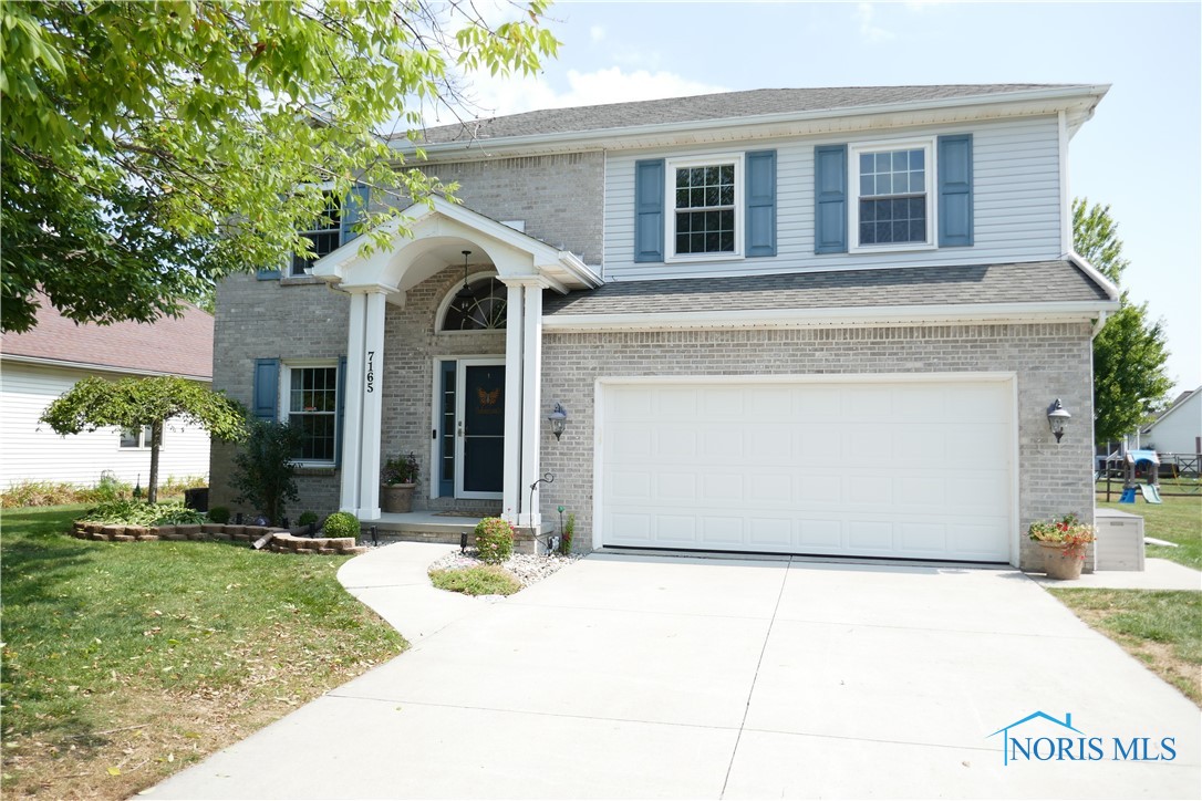 Winding Brook Rd, Perrysburg, OH 43551