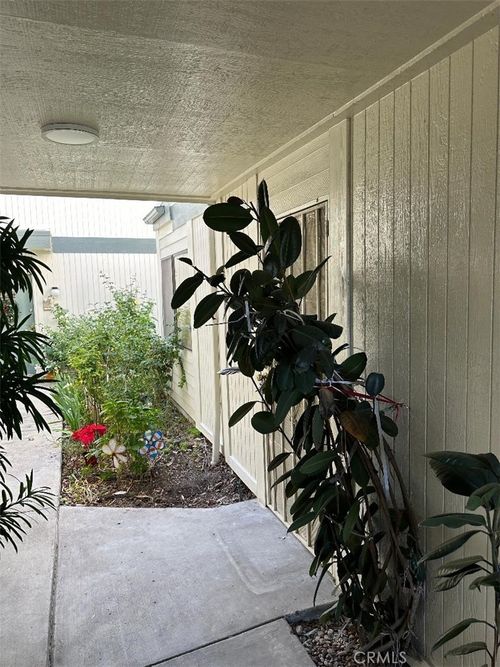 unit-3-10475 Newhome Ave, Sunland, CA, 91040-1936 | Card Image