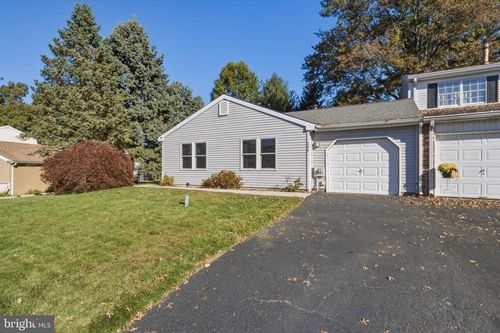 146 Commonwealth Dr, NEWTOWN, PA, 18940-2316 | Card Image