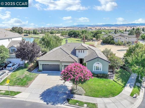2560 Risebridge Ct, Brentwood, CA, 94513-5071 | Card Image