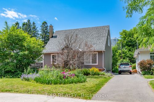 1552 Caledon St, Ottawa, ON, K1G0H9 | Card Image