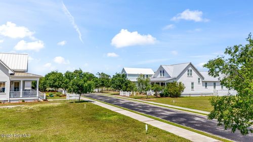 25-98 Boathouse Rd, Oriental, NC, 28571-1202 | Card Image