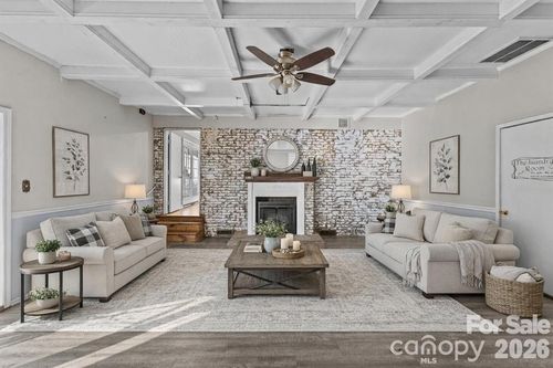 117 Robinson Ave, Matthews, NC, 28104-7816 | Card Image