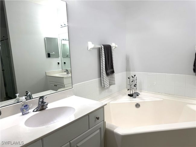 APT-202 - 3445 Grand Cypress Dr, Condo with 3 bedrooms, 2 bathrooms and null parking in Naples FL | Image 8