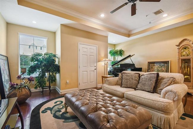 Living Room | Image 10