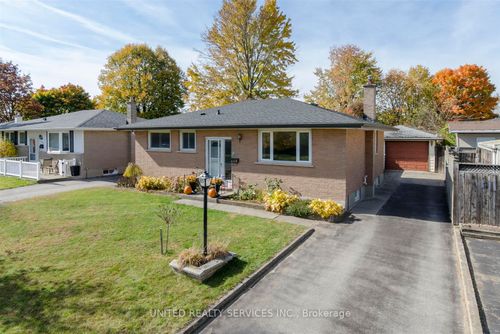 97 Cayuga Cres, London, ON, N5V2W8 | Card Image