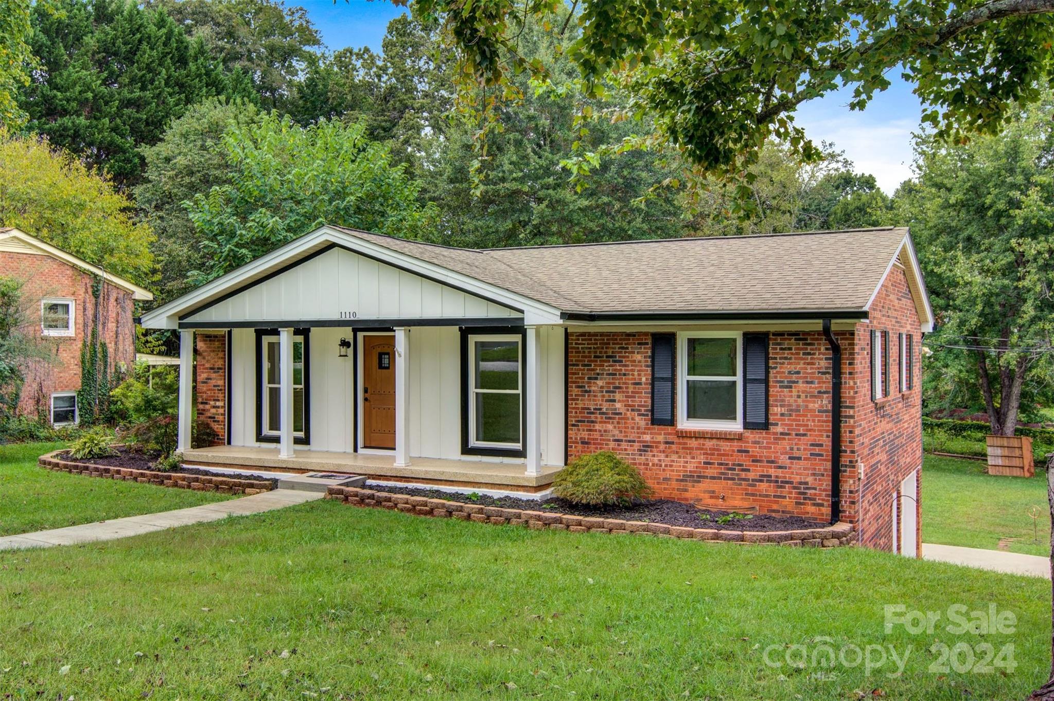 15th Ave, Hickory, NC 28601