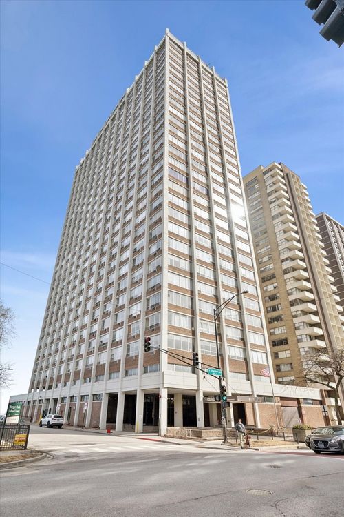 2104-6171 N Sheridan Rd, Chicago, IL, 60660-5861 | Card Image
