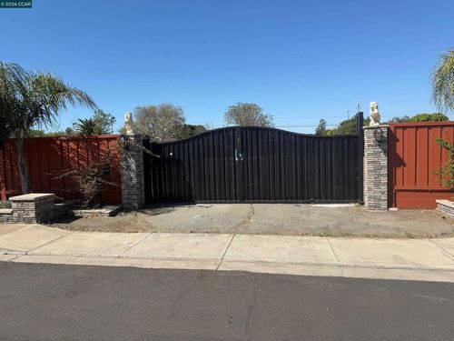 205 Solano Ave, Bay Point, CA, 94565-1631 | Card Image