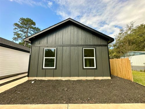 11559 Persimmon St, Willis, TX, 77318-7294 | Card Image