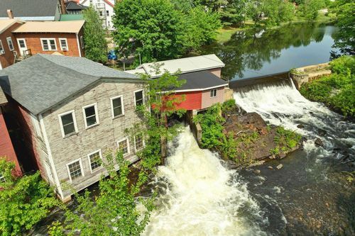 22 Main Street, Ashland, NH, 03217 | Card Image