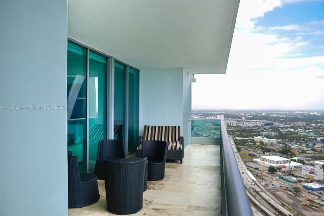 APT-5108 - 900 Biscayne Blvd, Condo with 2 bedrooms, 3 bathrooms and null parking in Miami FL | Image 4