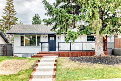 635 104 Ave Sw, Calgary, AB, T2W0A4 | Card Image