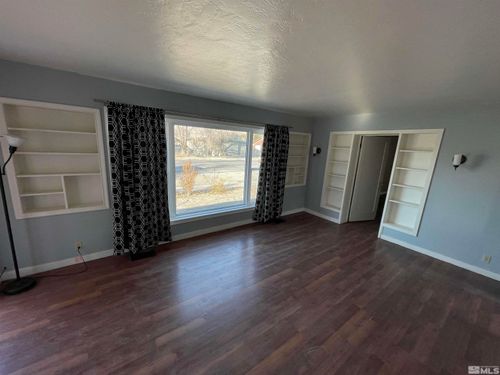 595 Taylor Pl, Lovelock, NV, 89419-5706 | Card Image