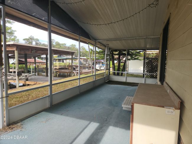 Screened Patio | Image 25