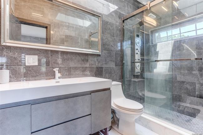 27 Ormond St, House other with 7 bedrooms, 8 bathrooms and null parking in Dix Hills NY | Image 19