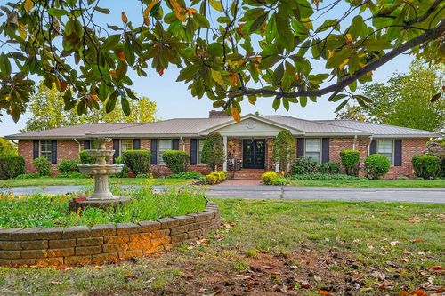 843 W Bockman Way, Sparta, TN, 38583-1582 | Card Image