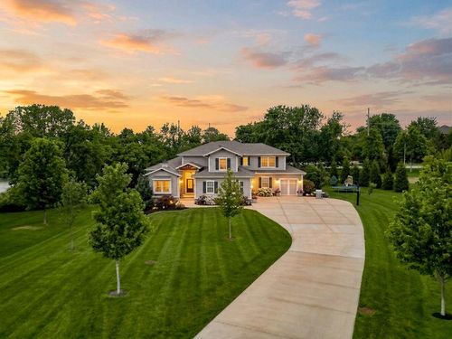 9900 W 152nd St, Overland Park, KS, 66221-8242 | Card Image