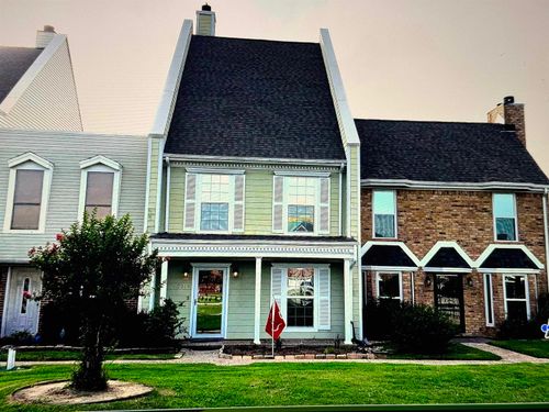 2316 Knickerbocker Dr, Nederland, TX, 77627-6243 | Card Image