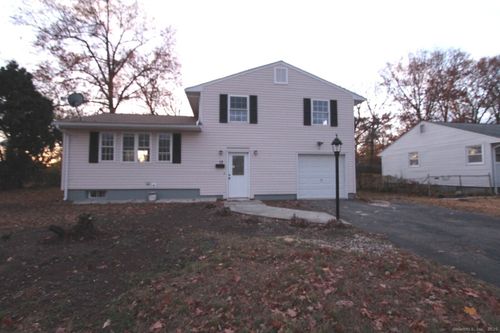 13 Patton Rd, Bloomfield, CT, 06002-3822 | Card Image